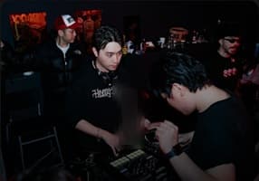 DJ